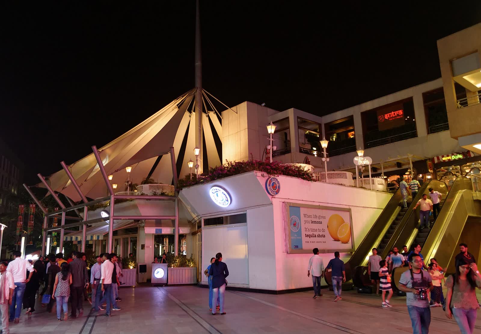 DLF Cyber Hub, Gurugram