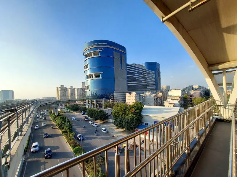DLF Epitome tower and the expressway from the Rapid Metro, DLF Phase 3, Gurugram